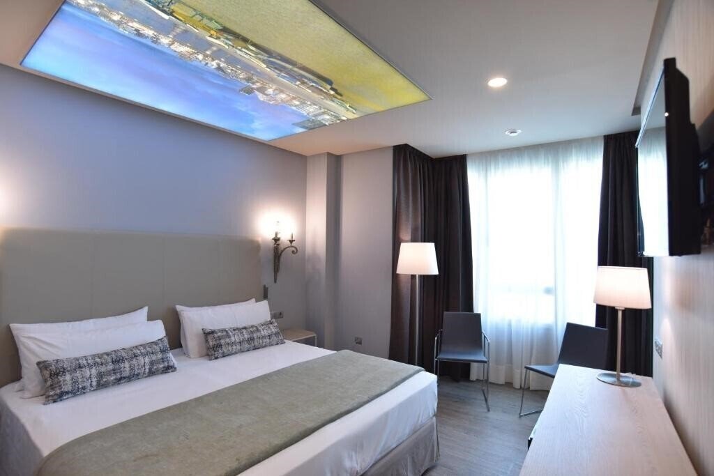 Картинка Dona Luisa 3*