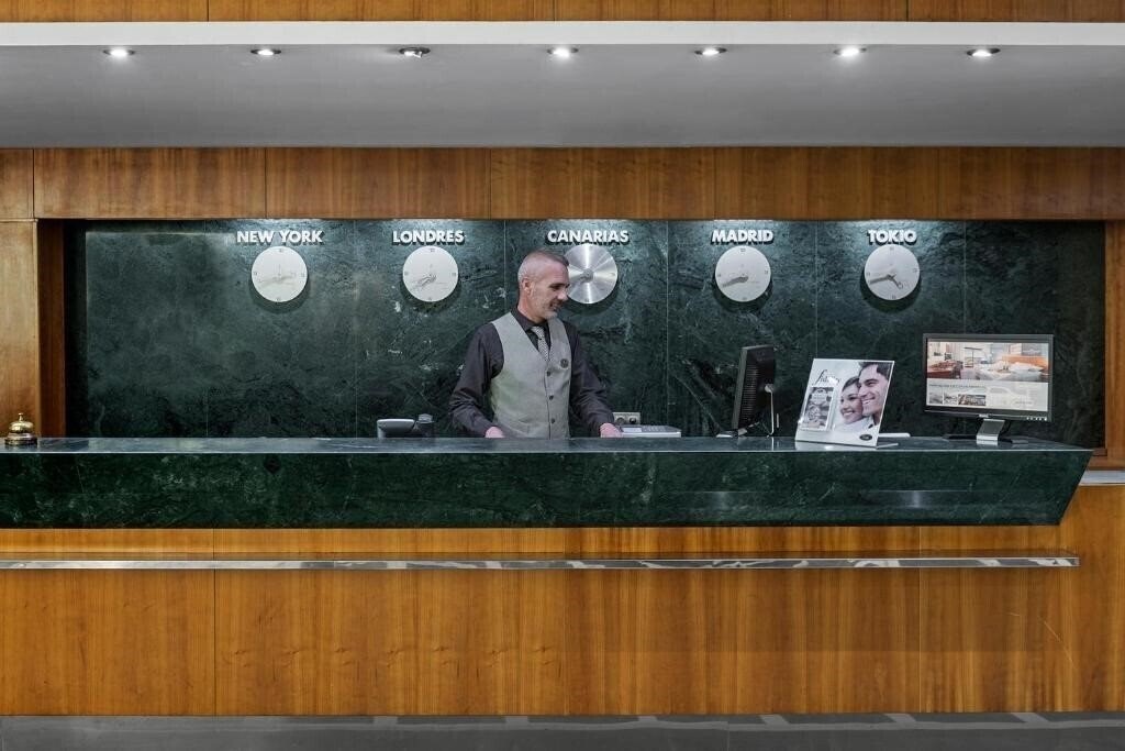 Территория Elba Vecindario Aeropuerto Business & Convention 4*