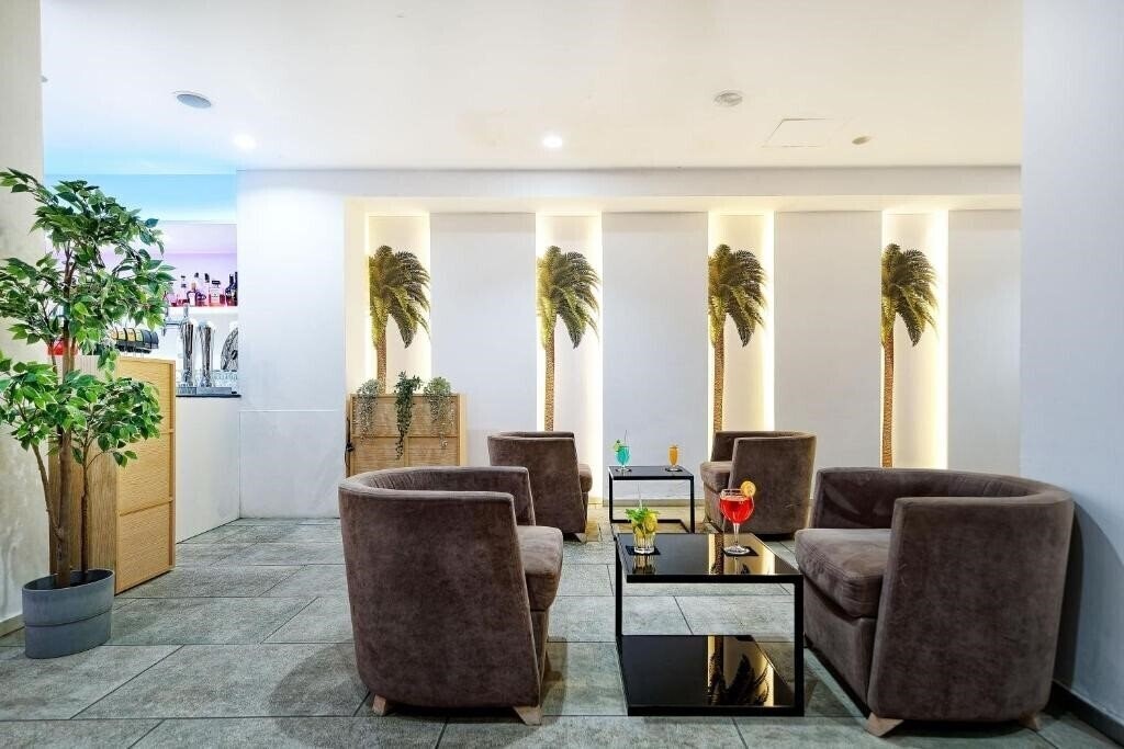 Панорама Akeah Broncemar 4*