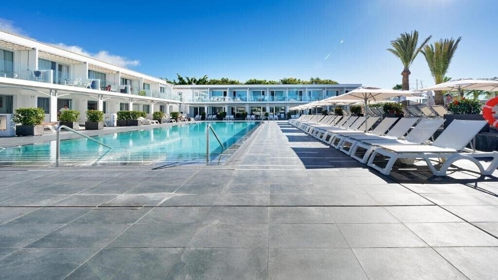 Вид Apartamentos Lara 3*