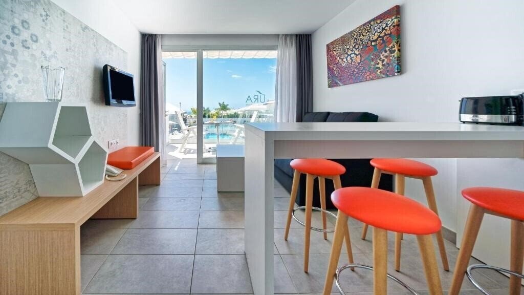 Панорама Apartamentos Lara 3*