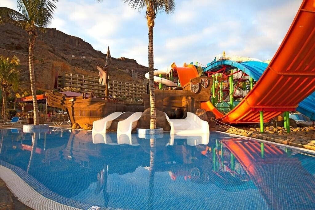 Вид Livvo Costa Taurito & Aquapark (ex. Paradise Costa Taurito) 4*