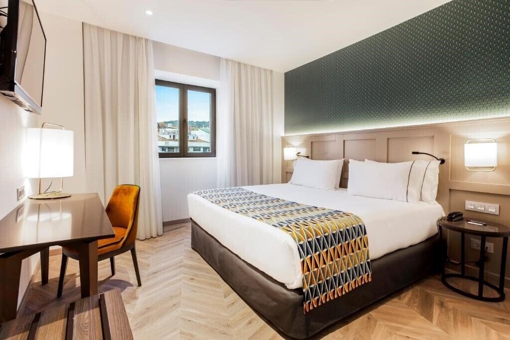 Вид Eurostars Puerta Real Hotel 4*