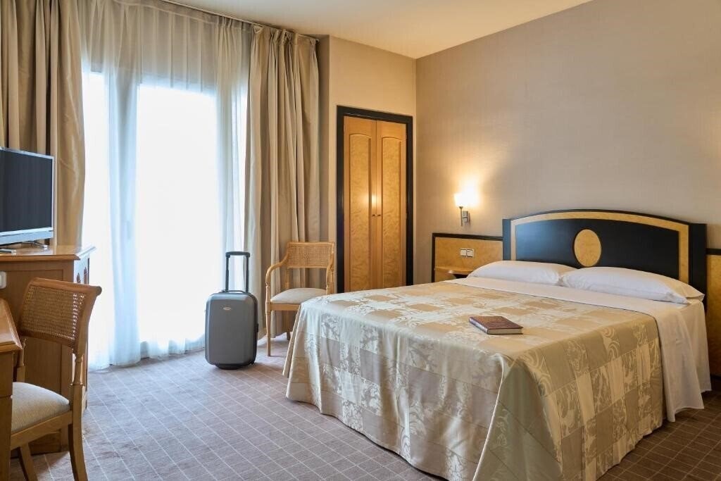 Вид Macia Condor 4*