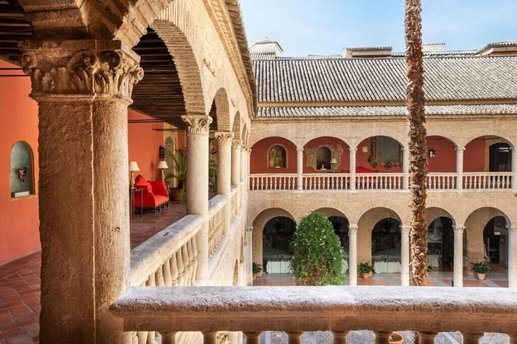 Апартаменти Ac Palacio De Santa Paula 5*