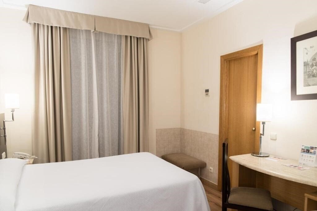 Панорама Nh Inglaterra 3*