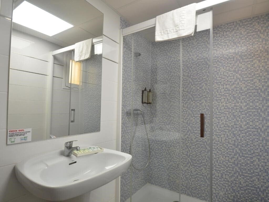 Фотографія Arlanza Apartments 2*