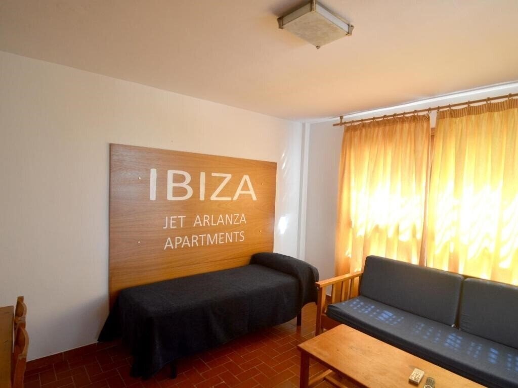 Апартаменти Arlanza Apartments 2*