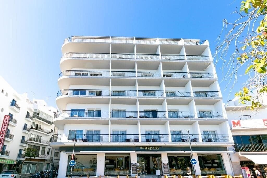 Территория The Red Hotel By Ibiza Feeling 2*