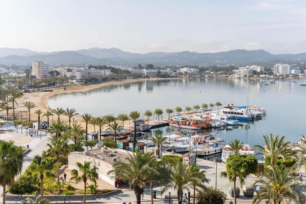 Апартаменты The Red Hotel By Ibiza Feeling 2*