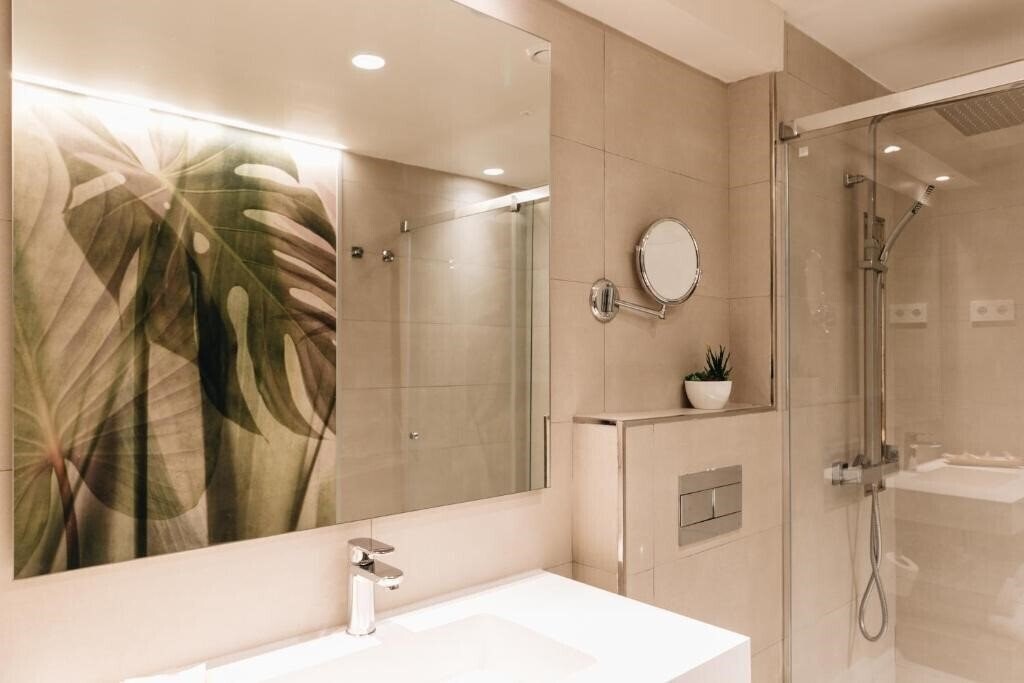 Панорама The White Apartments by Ibiza Feeling 1*