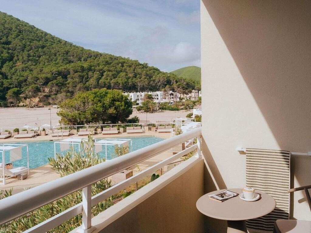 Территория Sirenis Cala Llonga Resort 3*