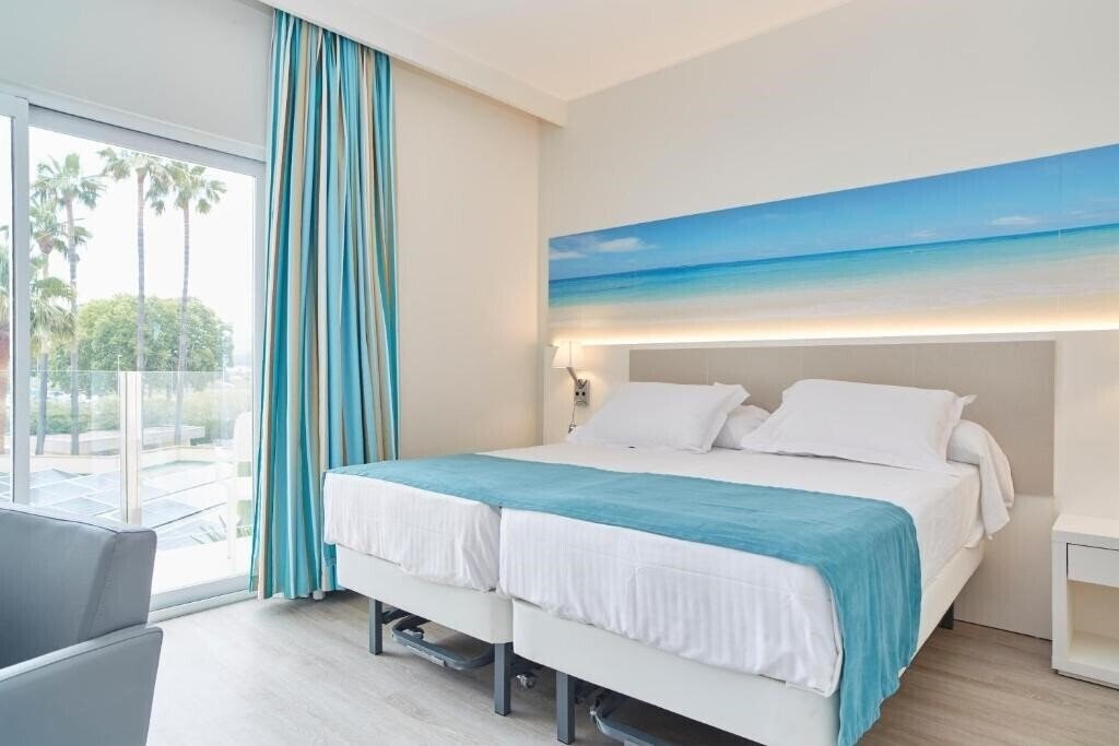 Апартаменти Invisa Es Pla 3*