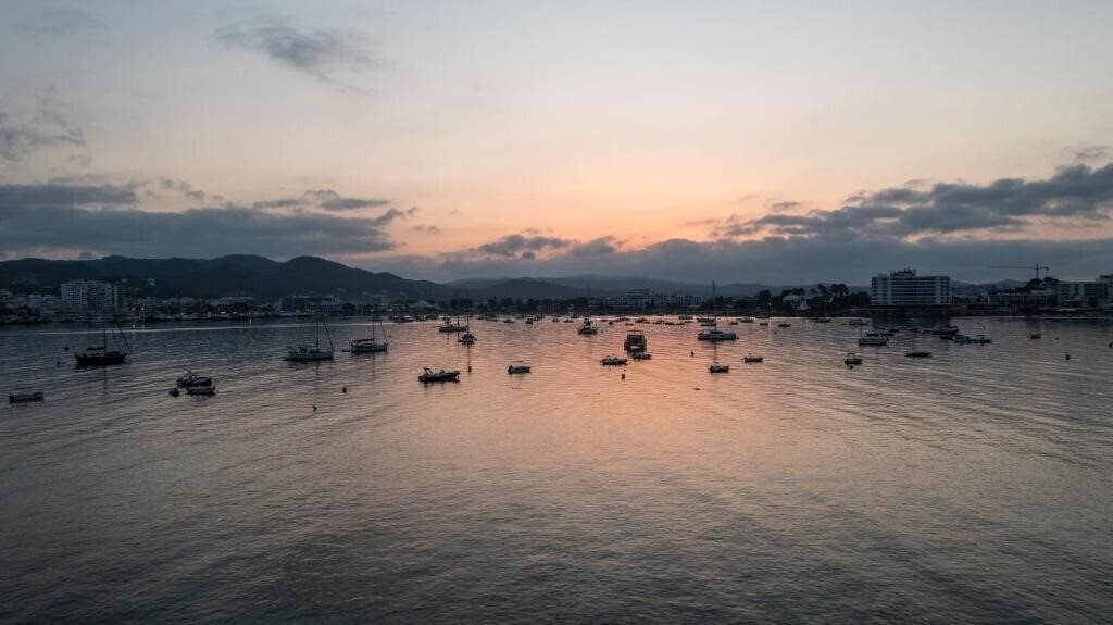 Апартаменти Els Pins 3*