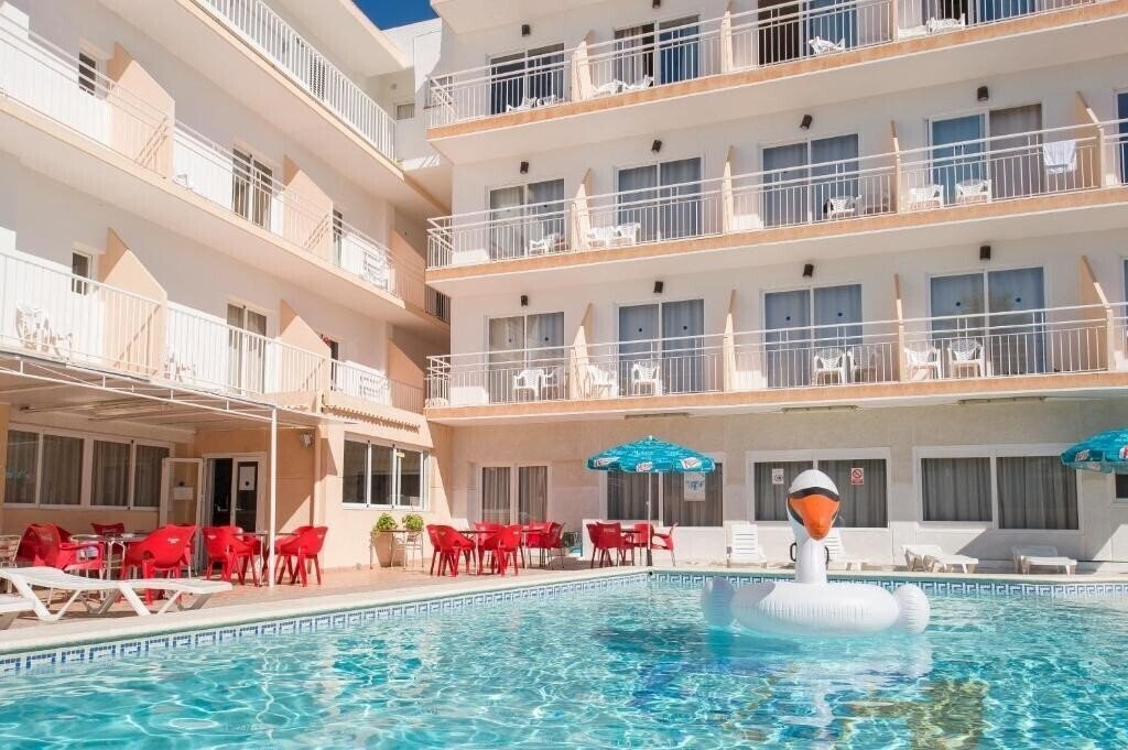 Апартаменти Anibal 2*