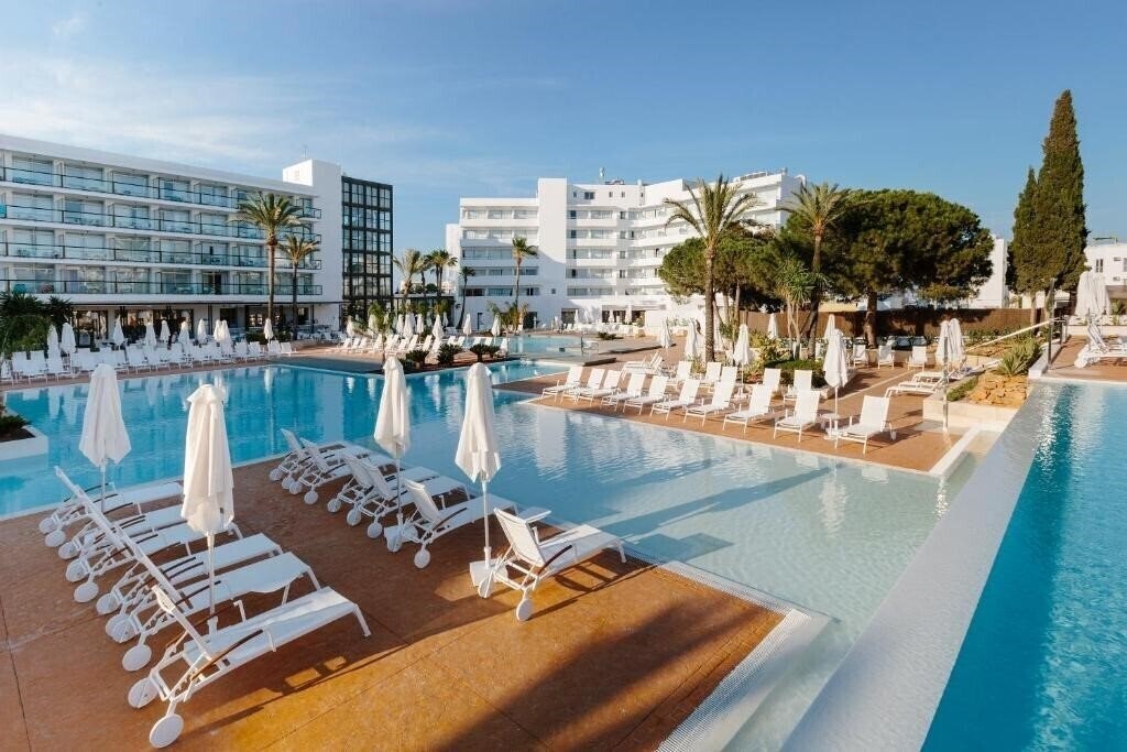 Территория Aluasoul Ibiza 4*