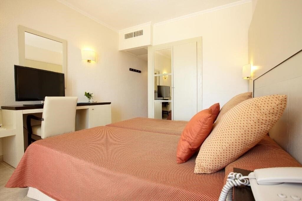 Картинка Grupotel Imperio Playa 4*