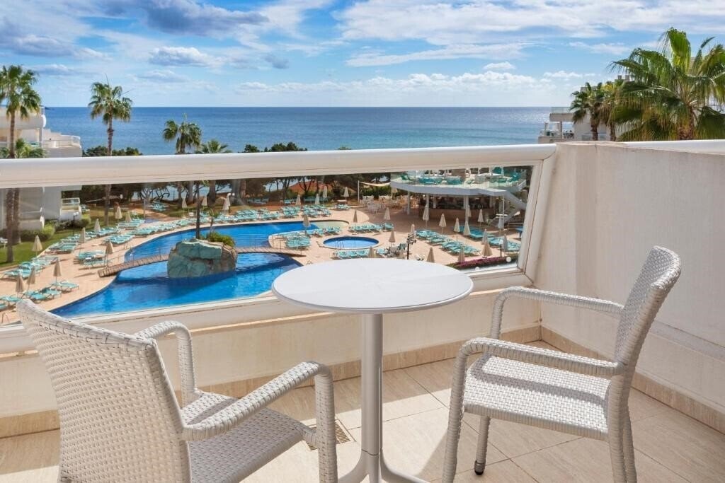 Апартаменты Tropic Garden Aparthotel 4*