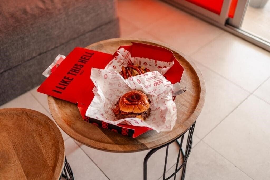 Територія Ryans Appartments 3*