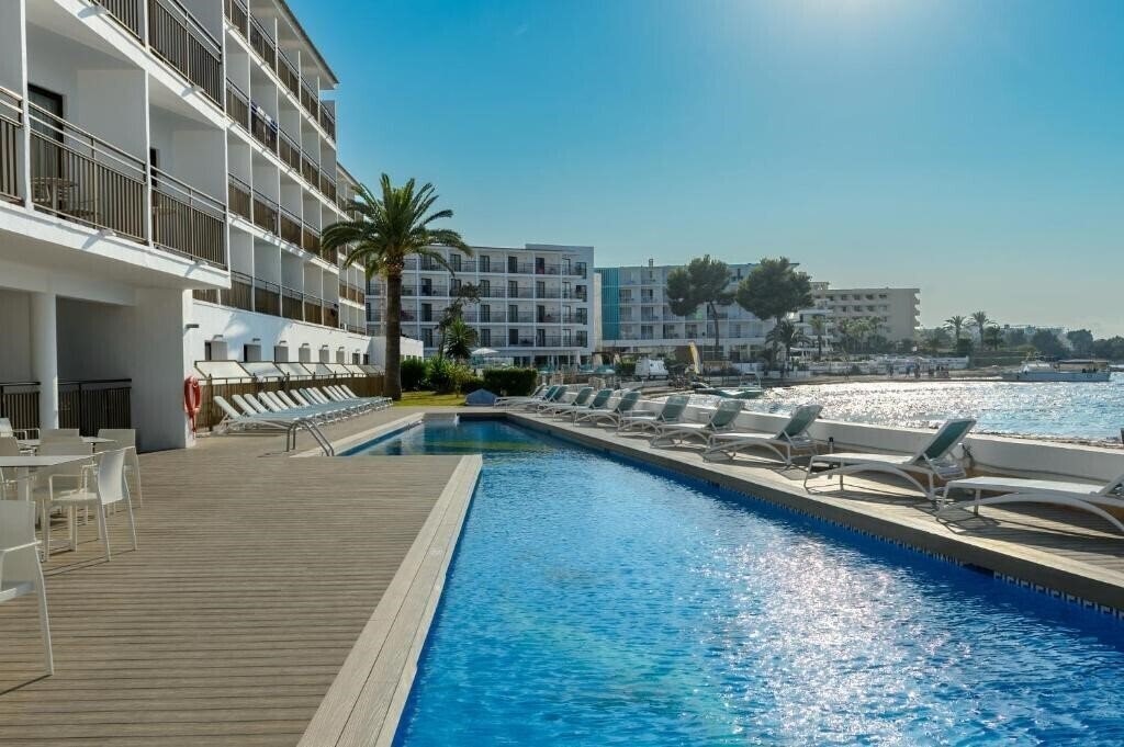 Отель S`Estanyol 3*