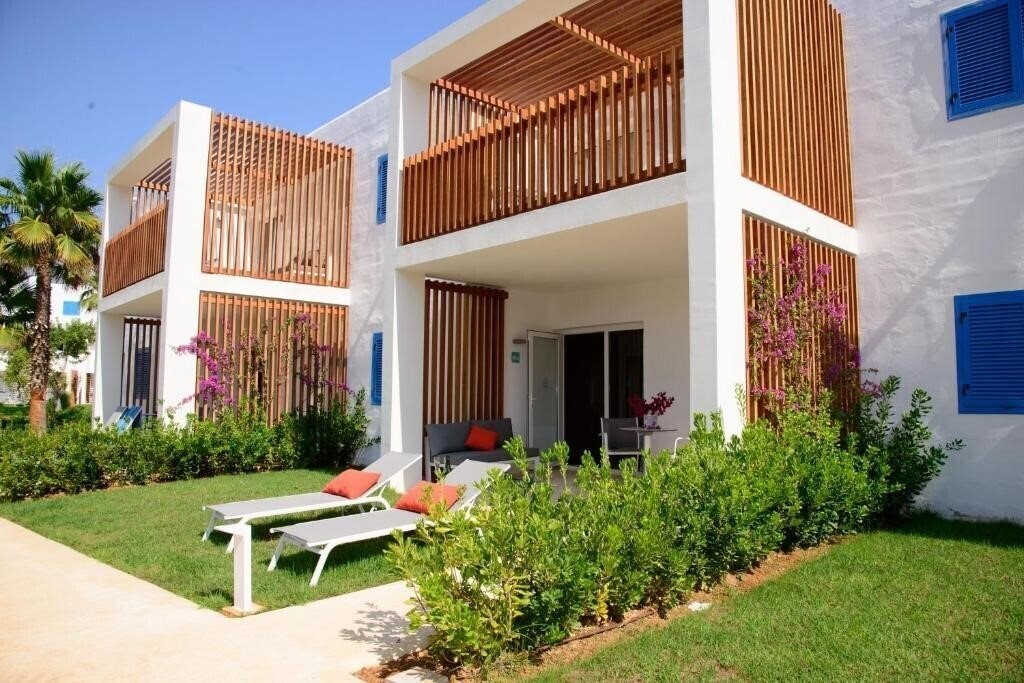 Панорама Cala Llenya Resort Ibiza 4*