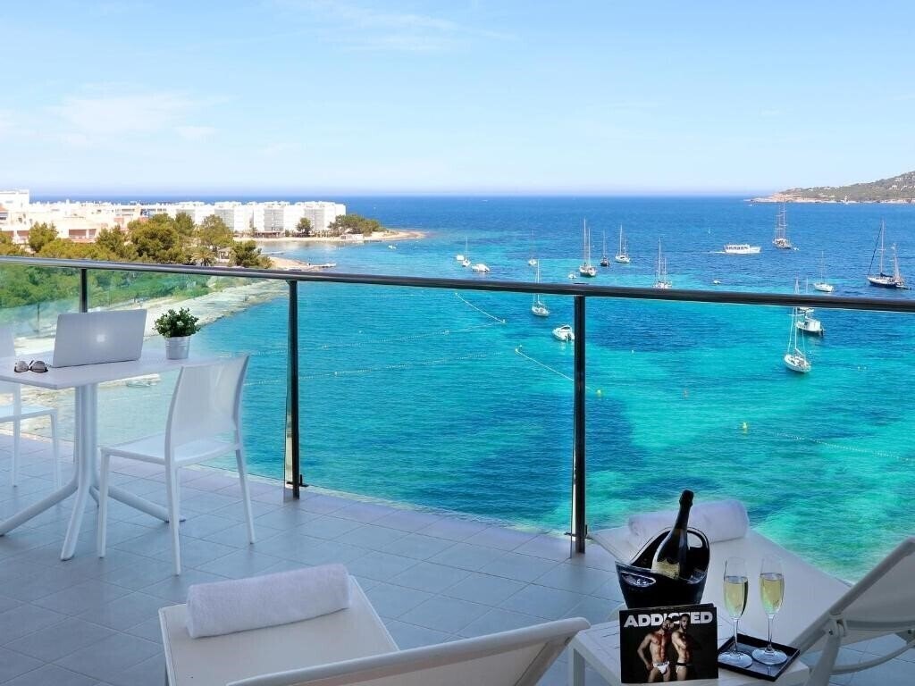 Готель Axel Beach Ibiza 4*