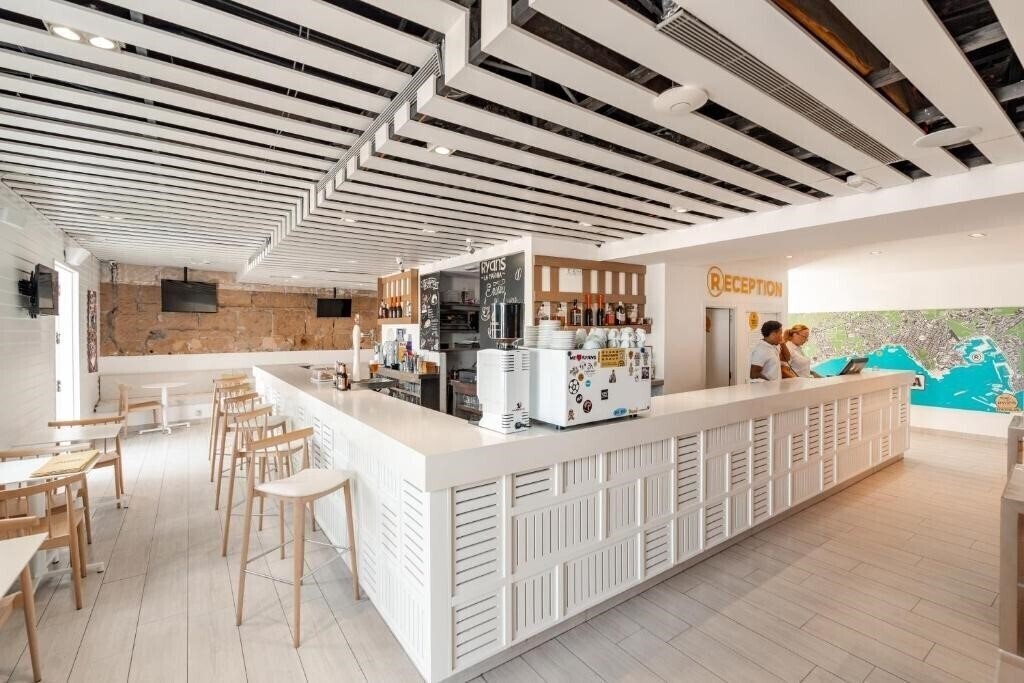 Фотографія Ryans La Marina 3*