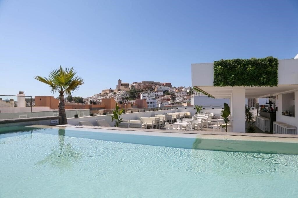 Готель Eurostars Puerto de Ibiza 4*