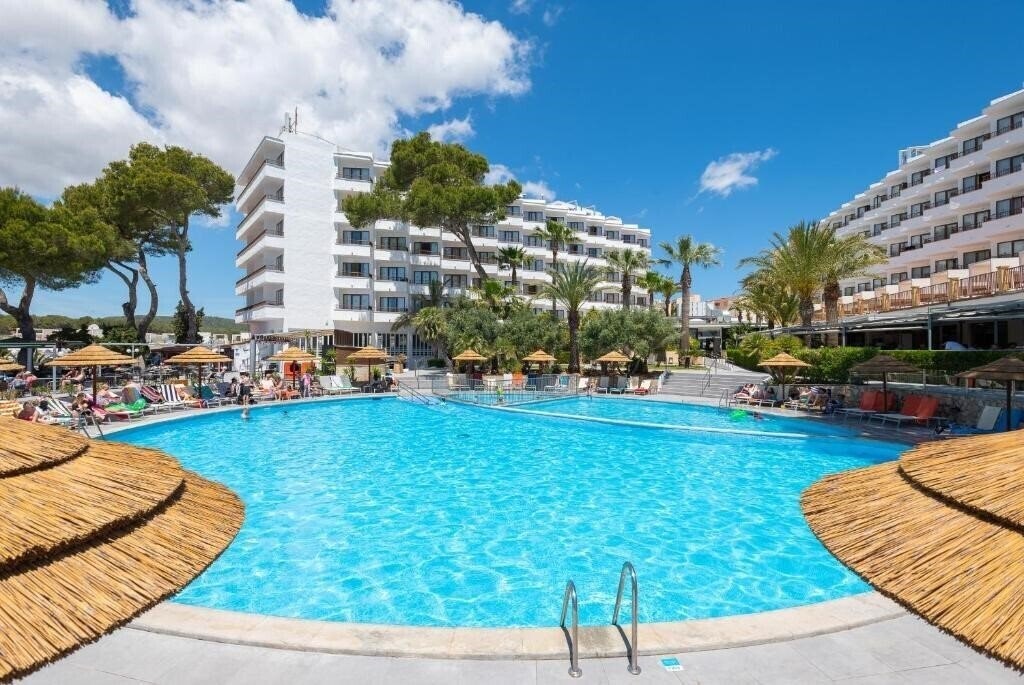 Апартаменты Leonardo Royal Hotel & Suites Ibiza 4*
