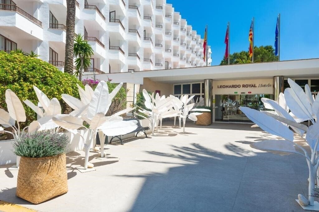 Панорама Leonardo Royal Hotel & Suites Ibiza 4*
