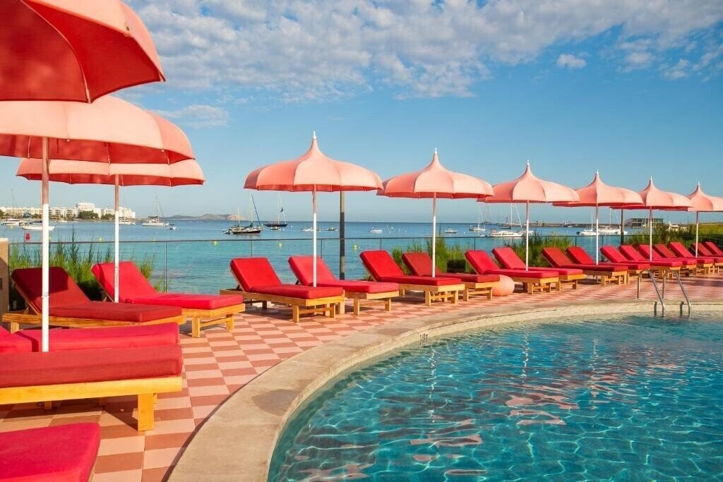 Территория NYX Hotel Ibiza - Adults Only 4*