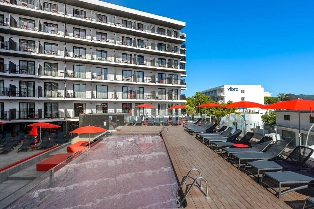 Готель Vibra District - Adults Only 4*