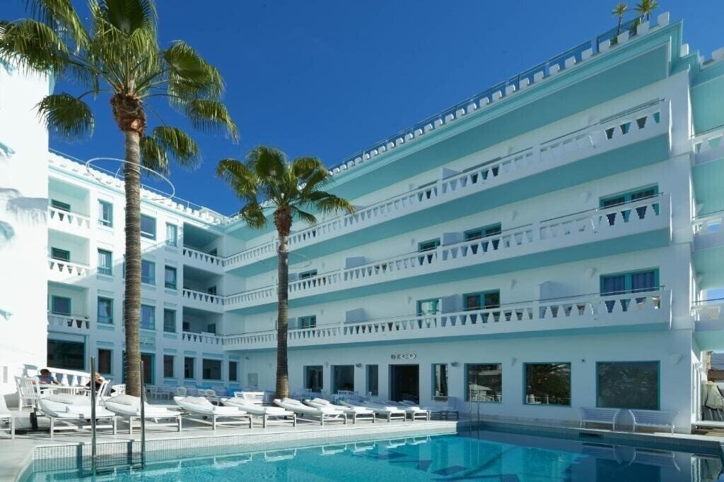 Фотографія Hotel Mim Ibiza Es Vive (Adults Only) 3*