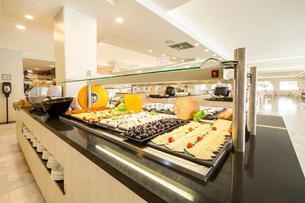 Территория Fiesta Hotel Playa D'en Bossa 3*