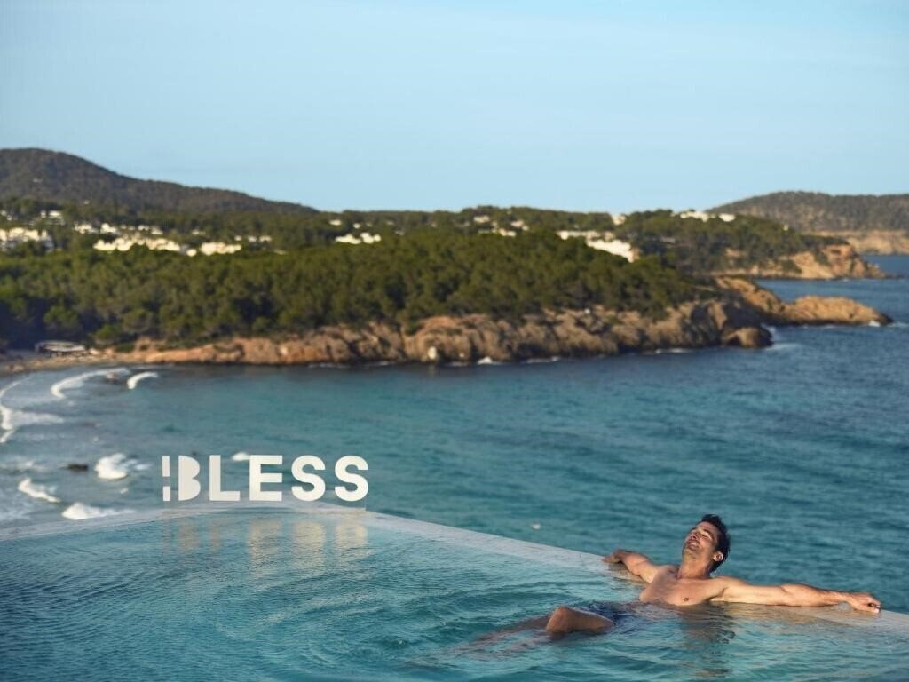 Панорама Fiesta Hotel Cala Nova 3*