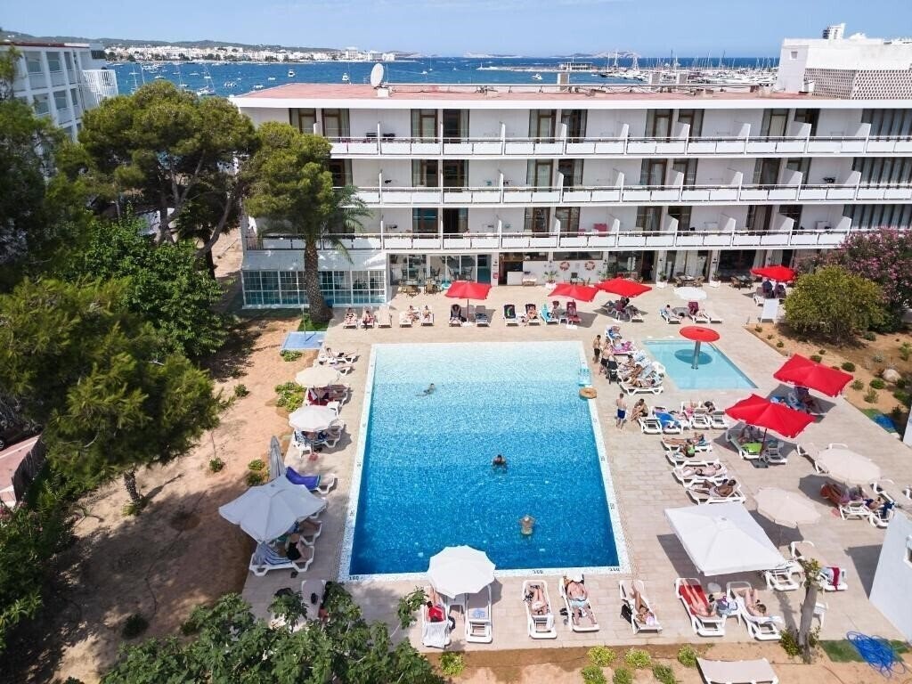 Апартаменты Arenal 3*