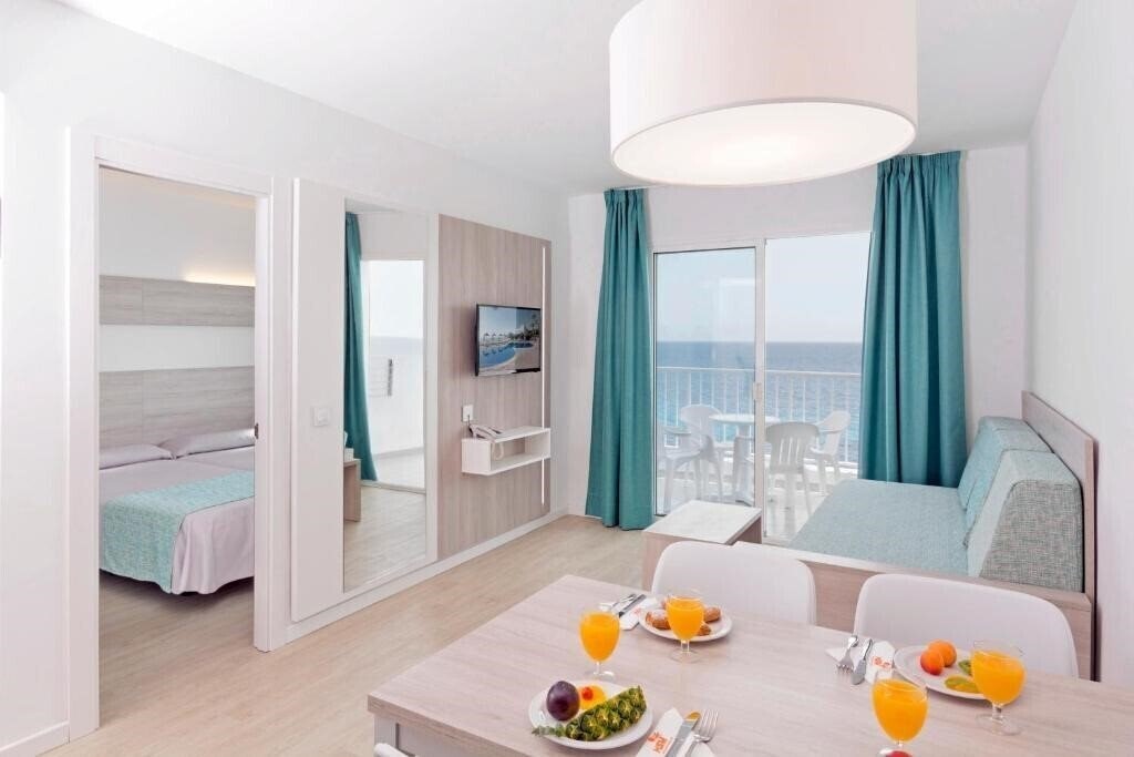 Фото Apartamentos HSM Calas Park 3*