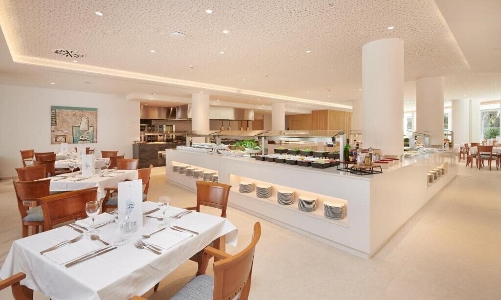 Територія Hipotels Bahia Grande 4*