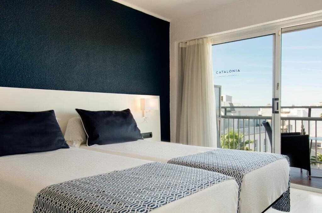 Апартаменти Catalonia Del Mar - Adults Only 4*