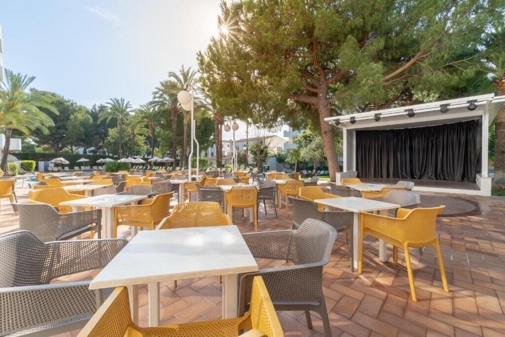 Панорама Tropicana Hotel 4*