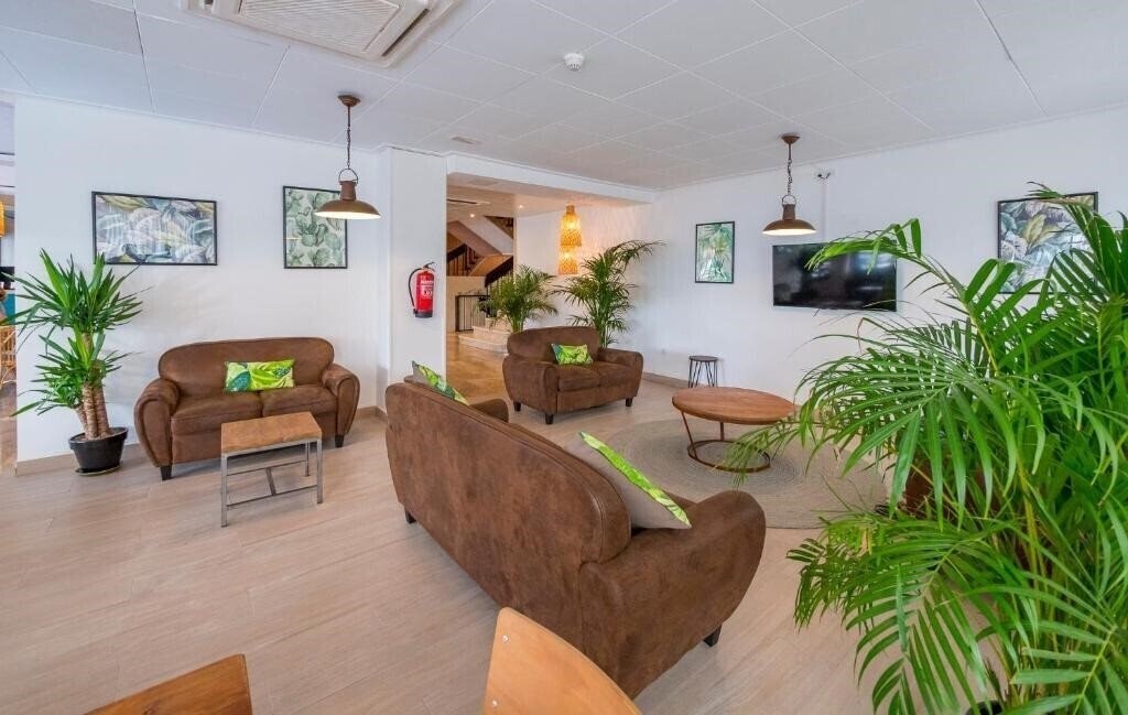 Вид Hotel Checkin Garbi 3*