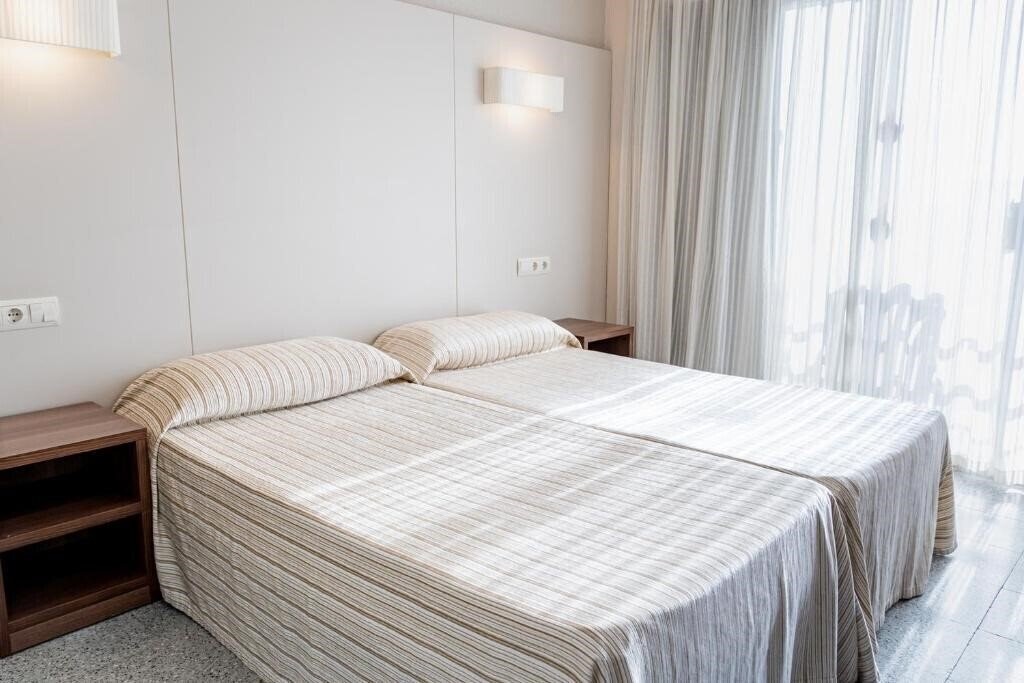 Вид Espanya 30 Degrees Hotels (ex. Fergus Espanya, Alegria Espanya, Hotel Espanya, 30 Degrees Hotel Espanya Calella ) 3*