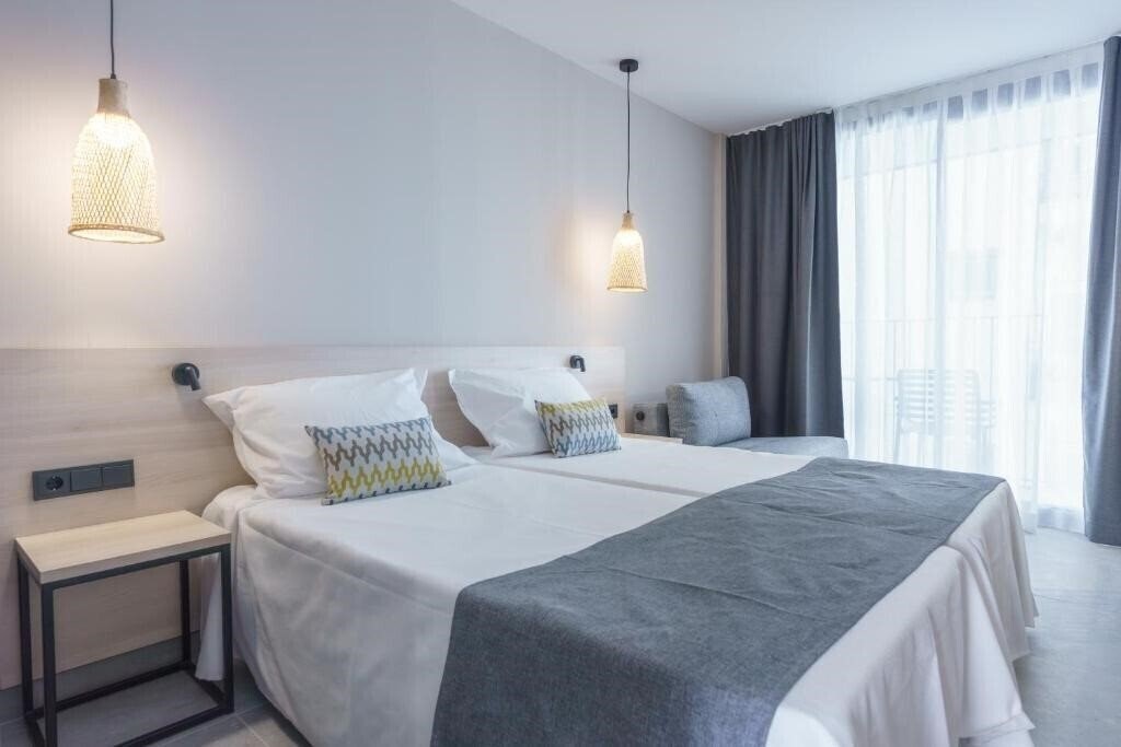 Изображение Hotel Dwo Les Palmeres 4*