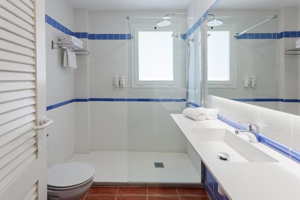 Апартаменты Hotel Dwo Les Palmeres 4*