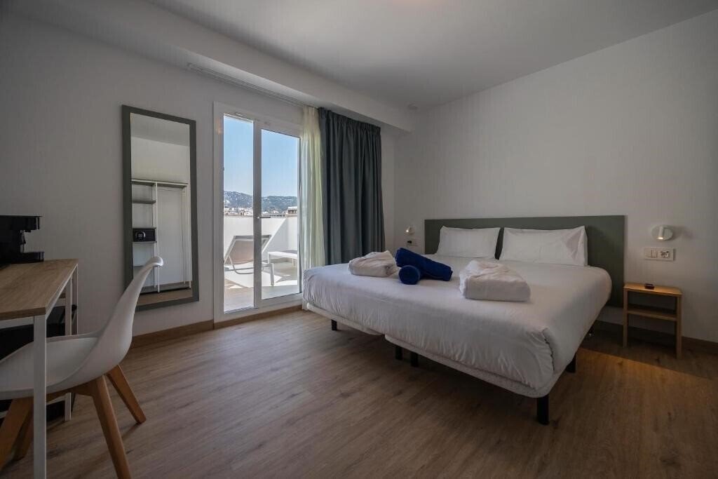 Отель Hotel Calella by Beatriz Hoteles 3*