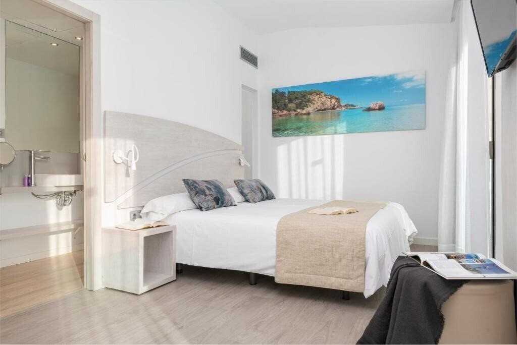 Фотография Llaut Boutique 4*