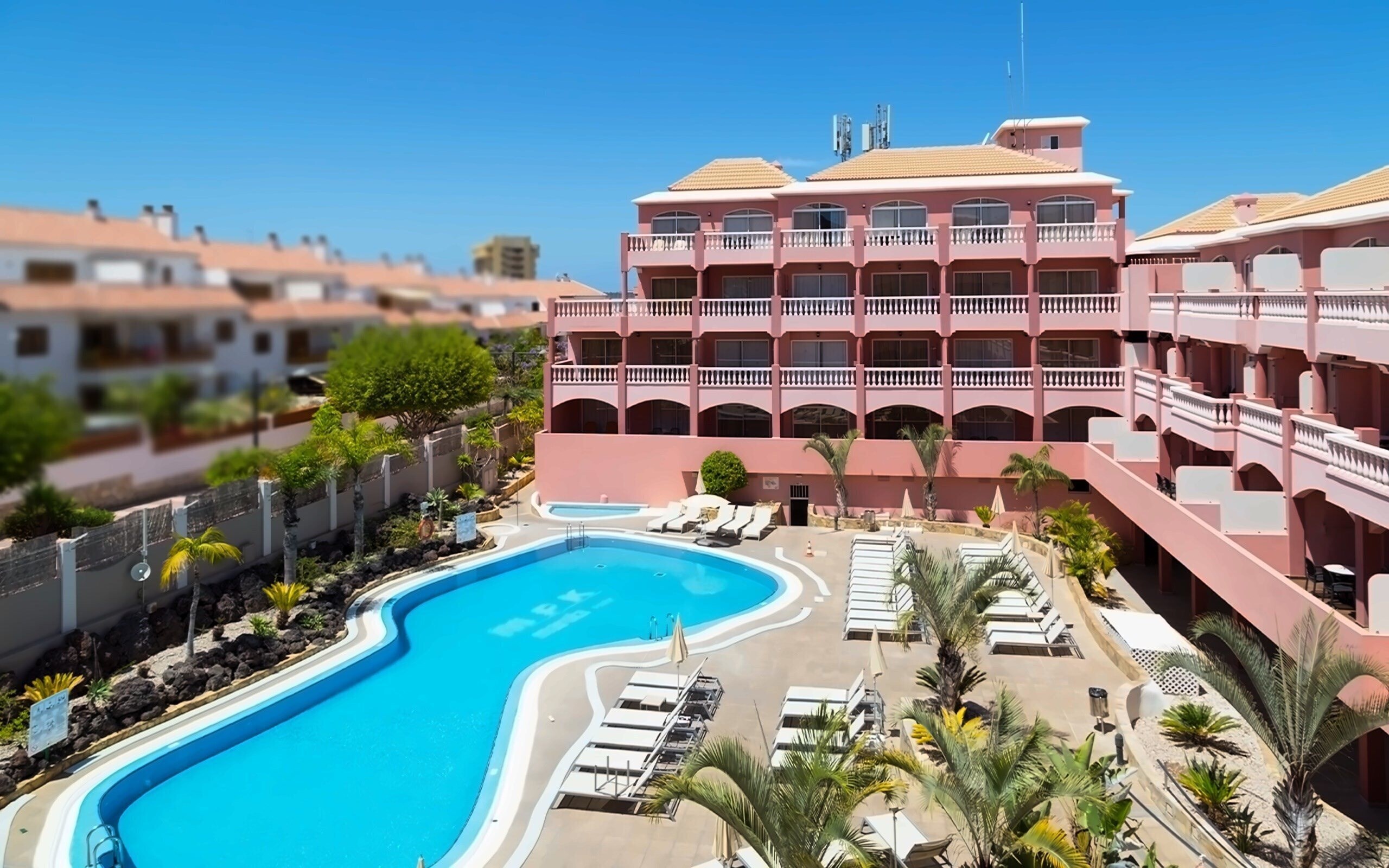 Готель Marola Park Apartments апартаменты