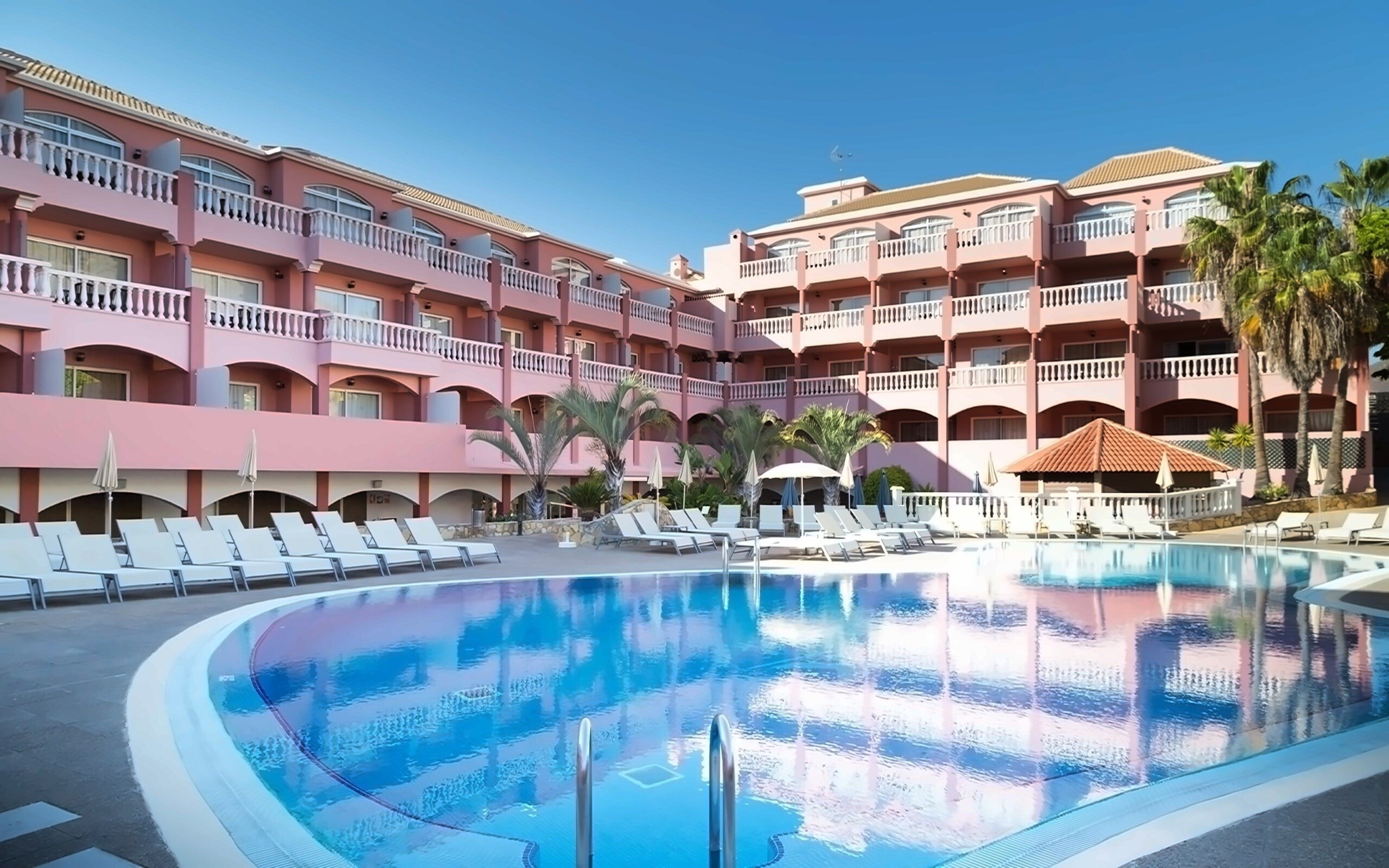 Територія Marola Park Apartments апартаменты