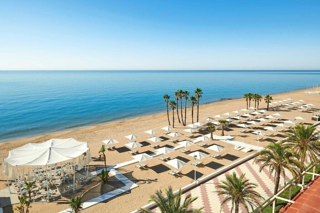 Территория Le Meridien Ra Beach Hotel & SPA 5*