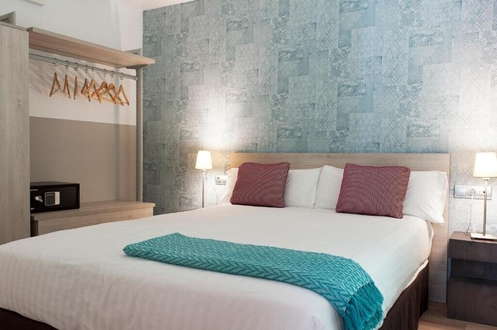 Панорама Mh Apartments Sagrada Familia 4*